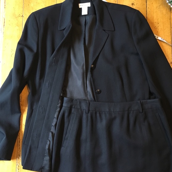 Ann Taylor Suit Skirt - Picture 2 of 7